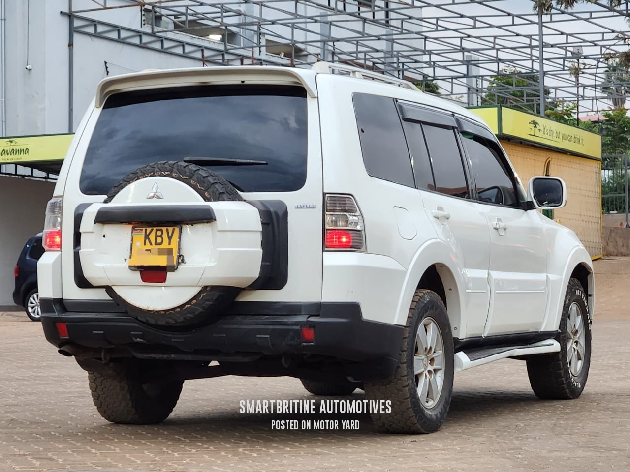 Mitsubishi Pajero Dakar 2007 White