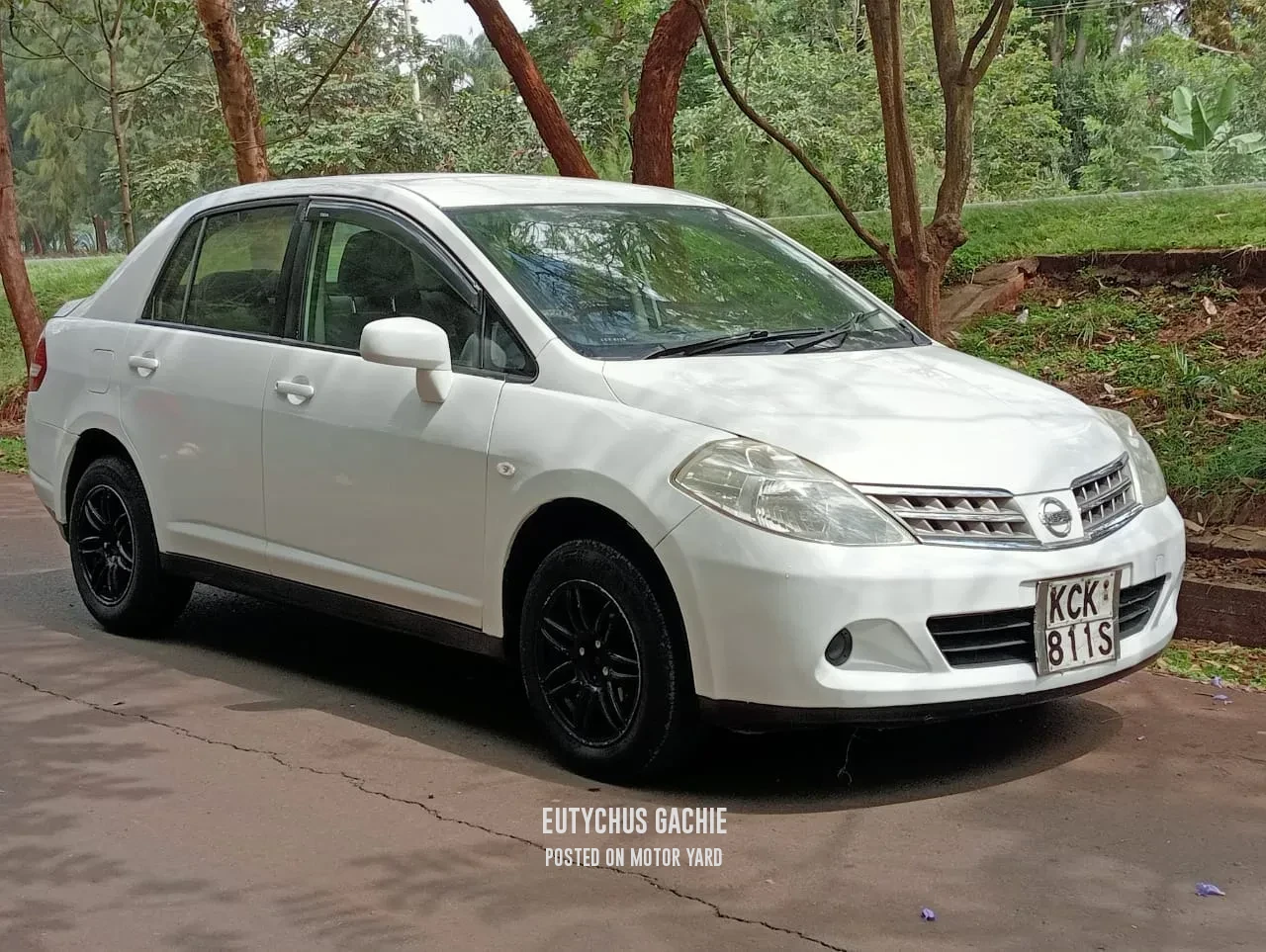 Nissan Tiida Latio 2010 White