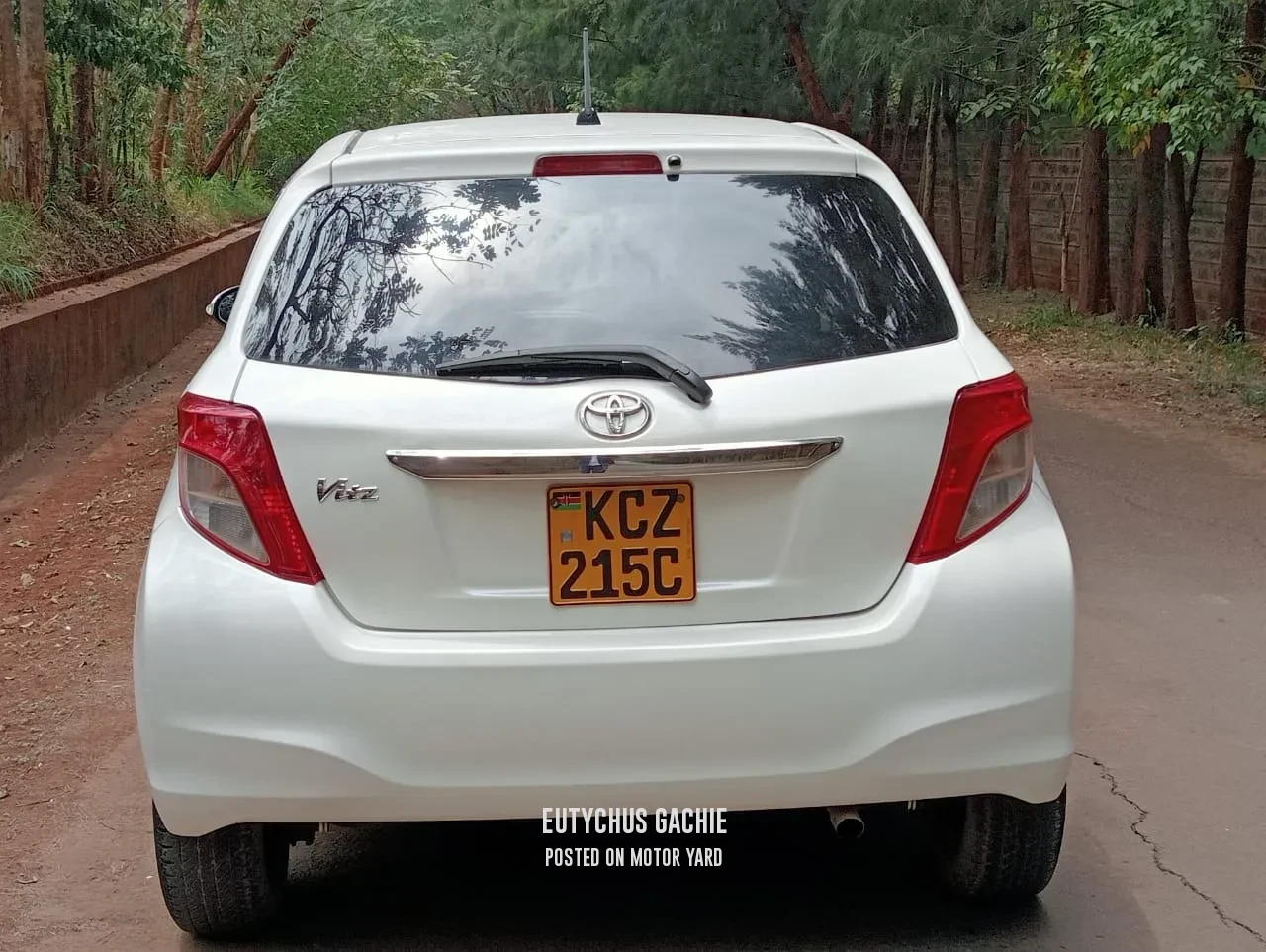 Toyota Vitz 2012 White