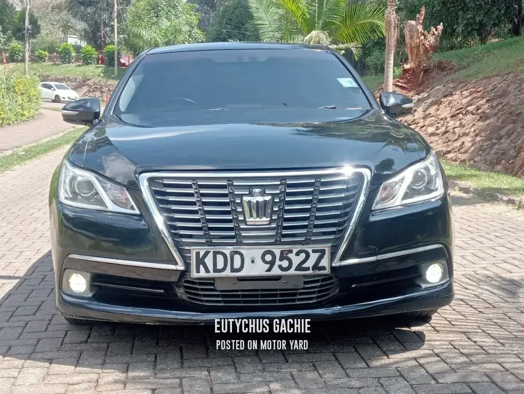 Toyota Crown 2014 Black
