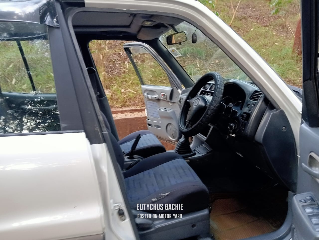 Toyota Rav4 2000 White