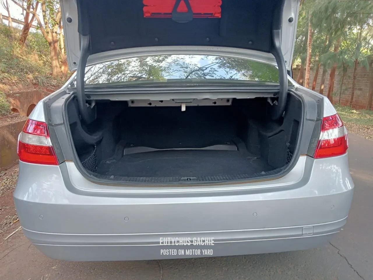 Mercedes-Benz E250 2010 Silver