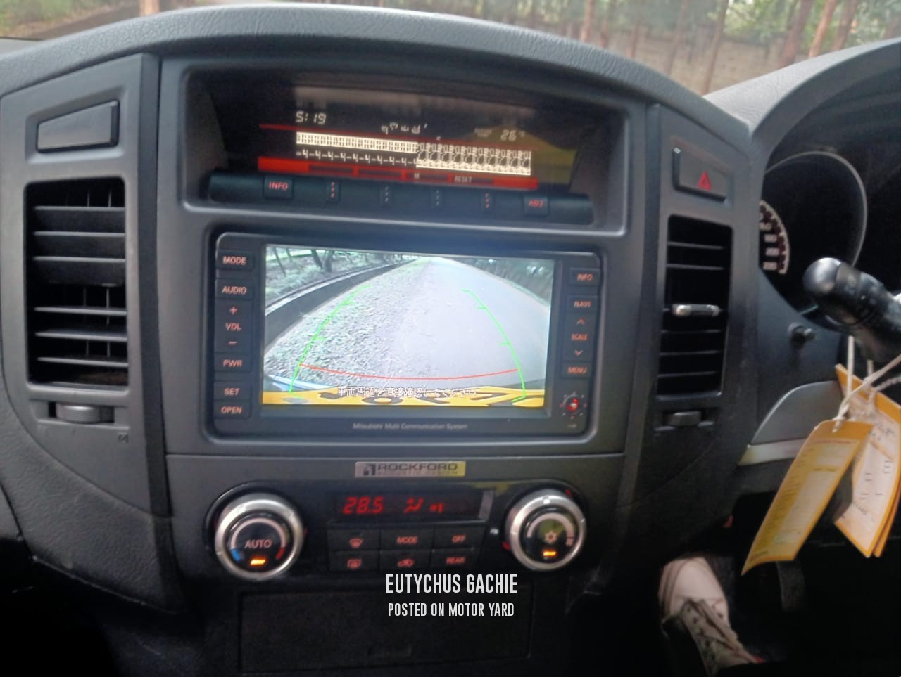 Mitsubishi Pajero Di-D 2014 Grey