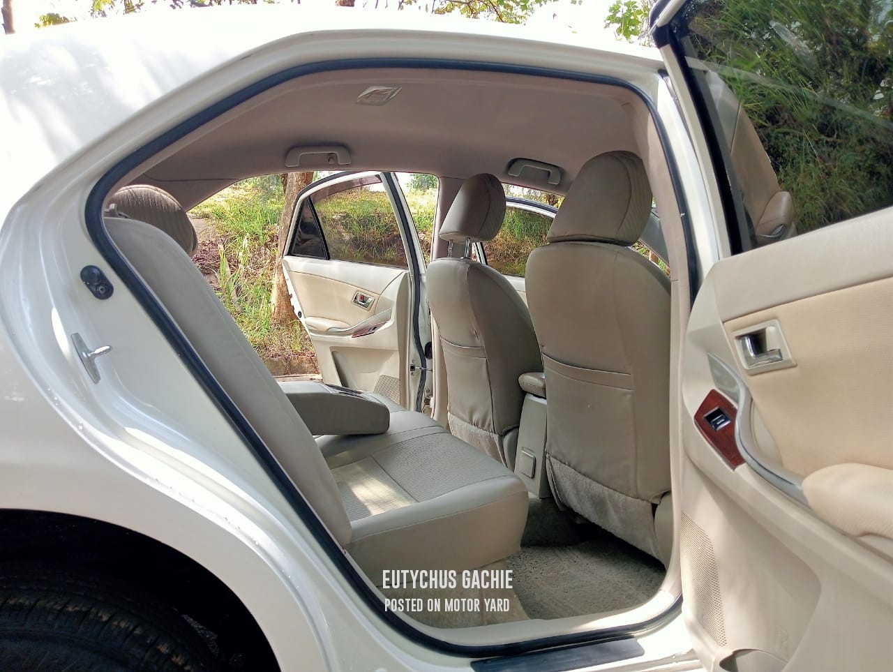 Toyota Premio 2012 White