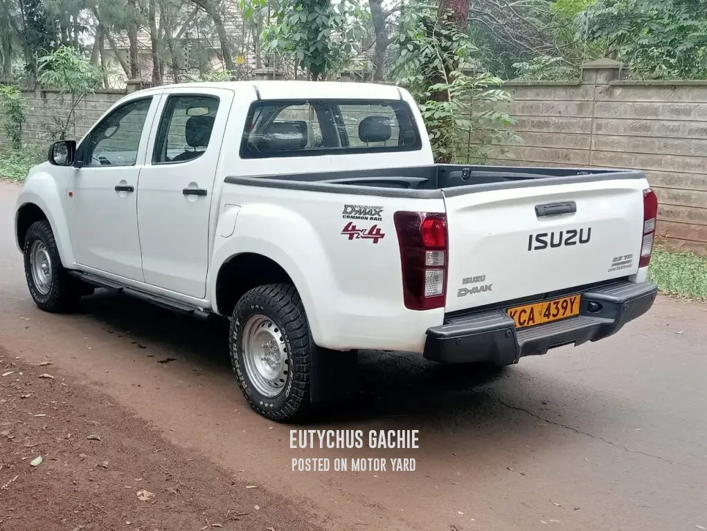 Isuzu D-Max 2014 White