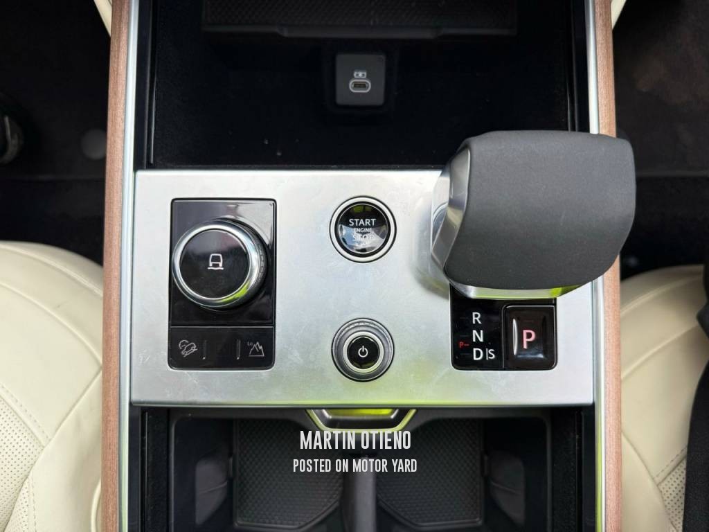 Range Rover Vogue 2023 Grey