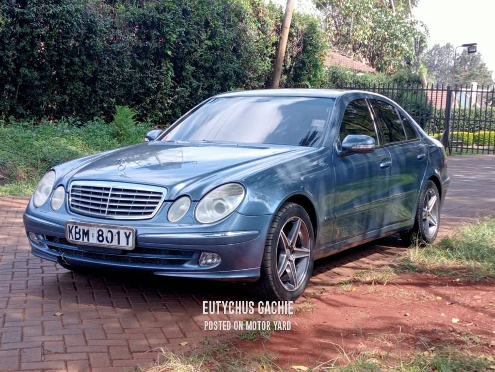 Mercedes-Benz E200 2006 Blue