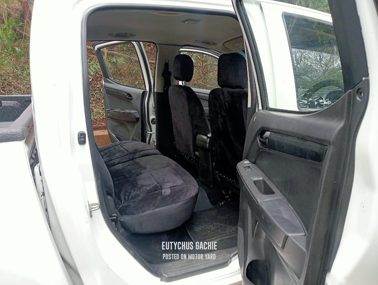 Isuzu D-Max 2014 White