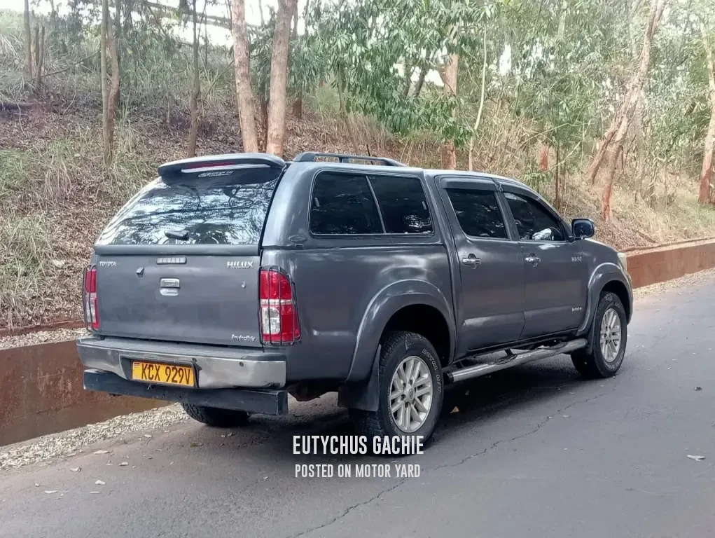 Toyota Hilux Vigo D/Cab 2012 Silver