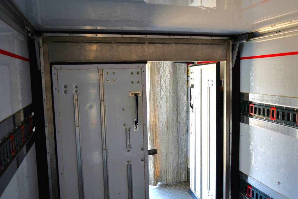 Mitsubishi Fuso 2017 White