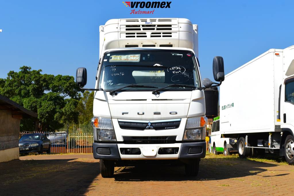 Mitsubishi Fuso 2017 White