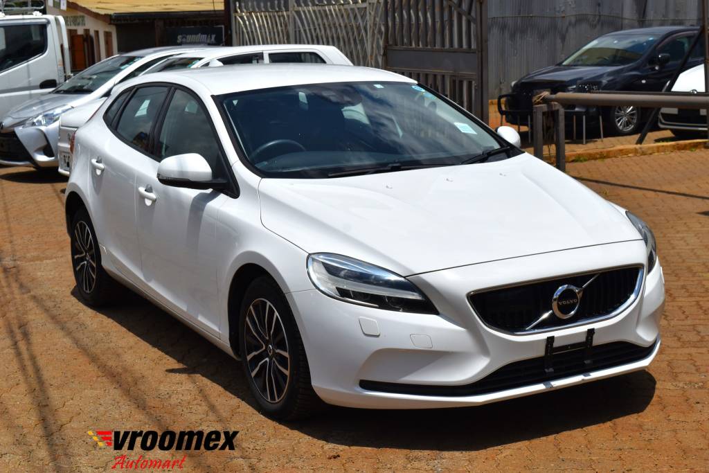 Volvo V40 2018 White