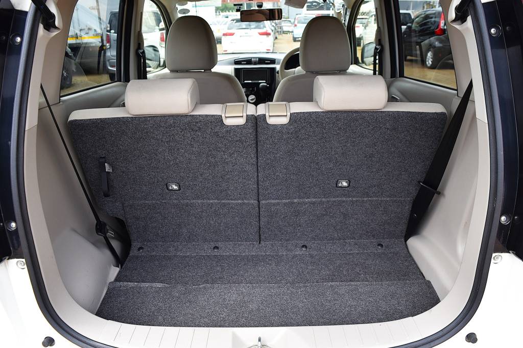 Mitsubishi eK Wagon 2018 White