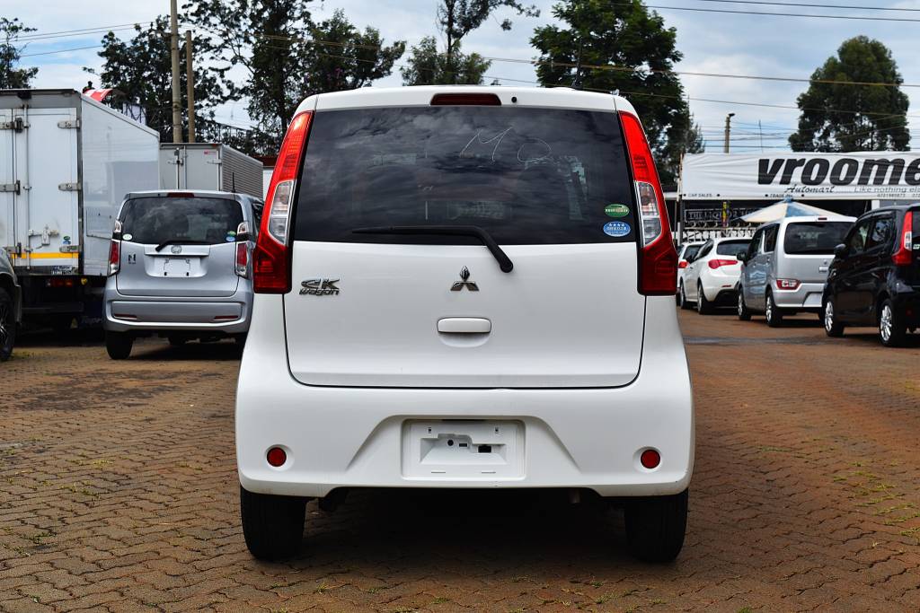 Mitsubishi eK Wagon 2018 White