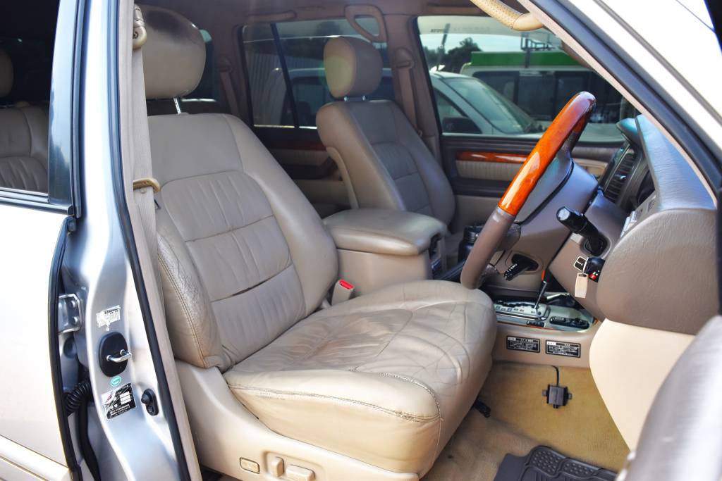 Toyota Land Cruiser Cygnus 2006 Grey