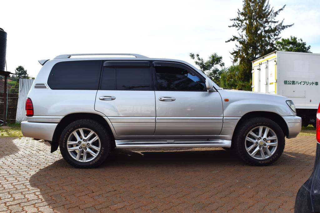 Toyota Land Cruiser Cygnus 2006 Grey