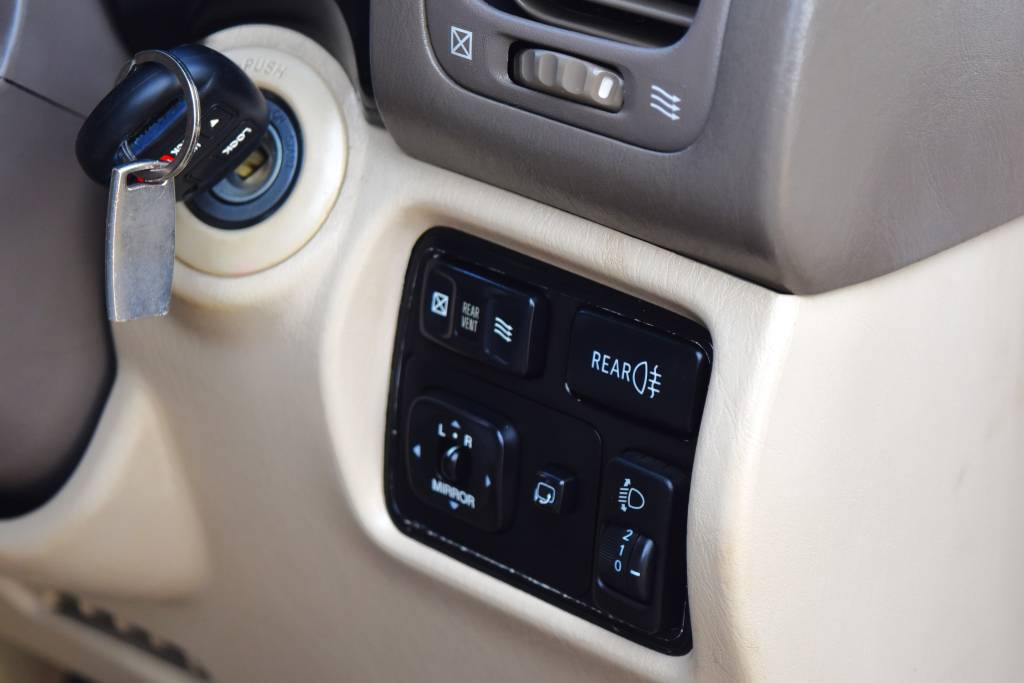 Toyota Land Cruiser Cygnus 2006 Grey