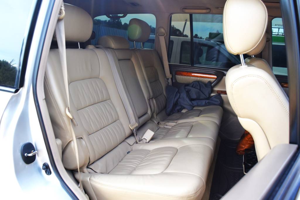 Toyota Land Cruiser Cygnus 2006 Grey