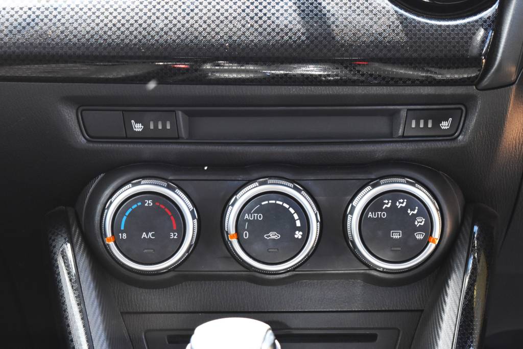 Mazda Demio 2017 Blue