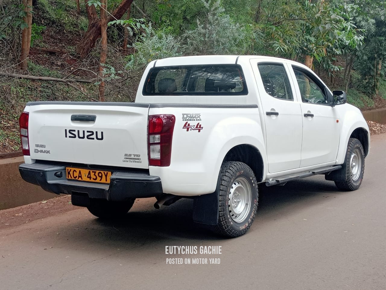 Isuzu D-Max 2014 White