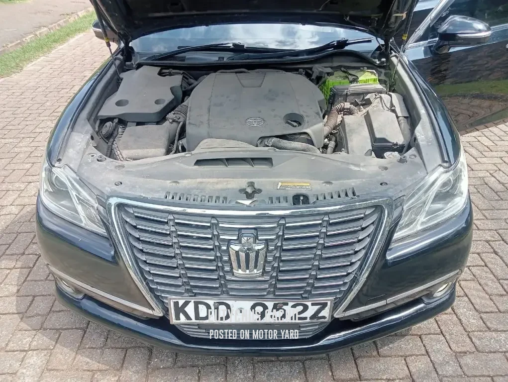 Toyota Crown 2014 Black