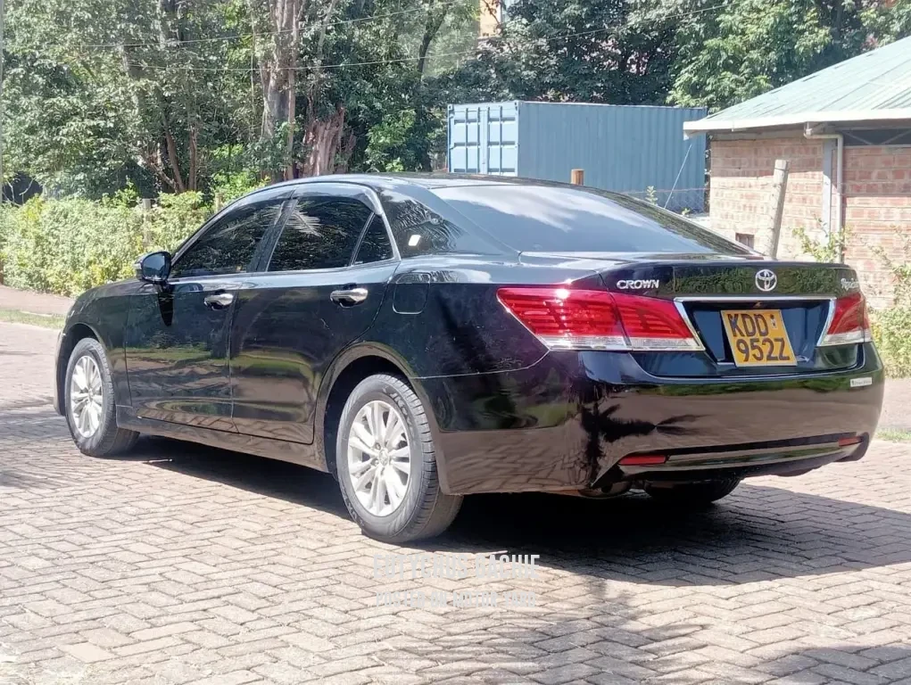 Toyota Crown 2014 Black