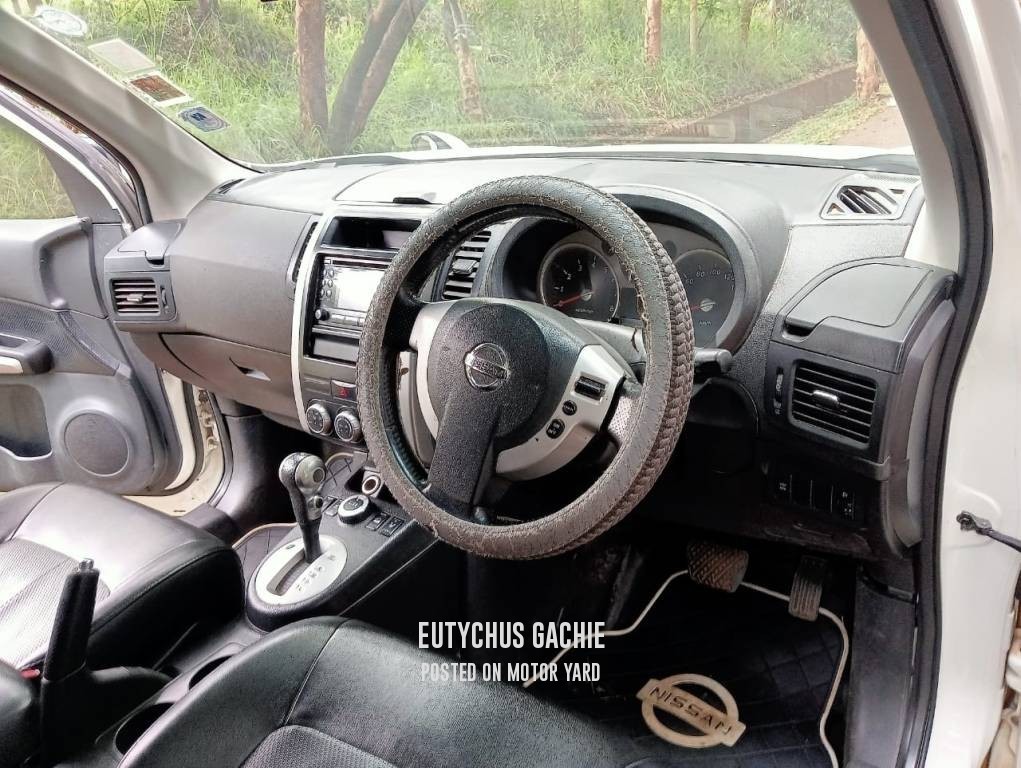 Nissan Xtrail 2010 White