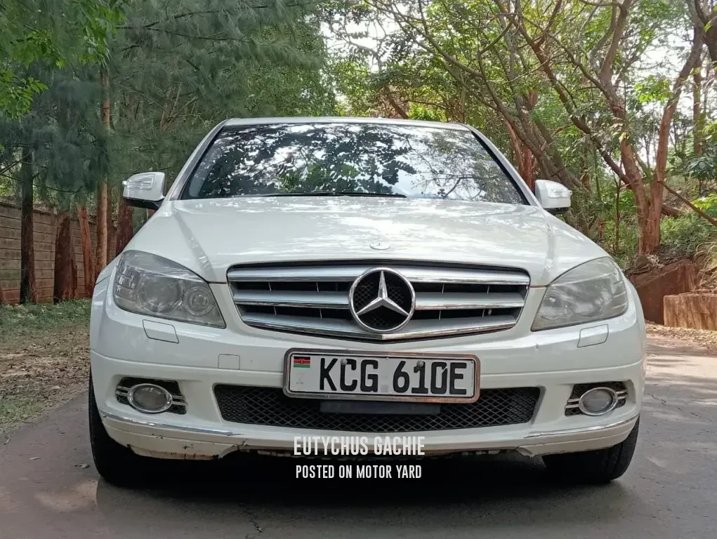 Mercedes-Benz C200 2009 White