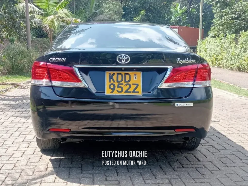 Toyota Crown 2014 Black