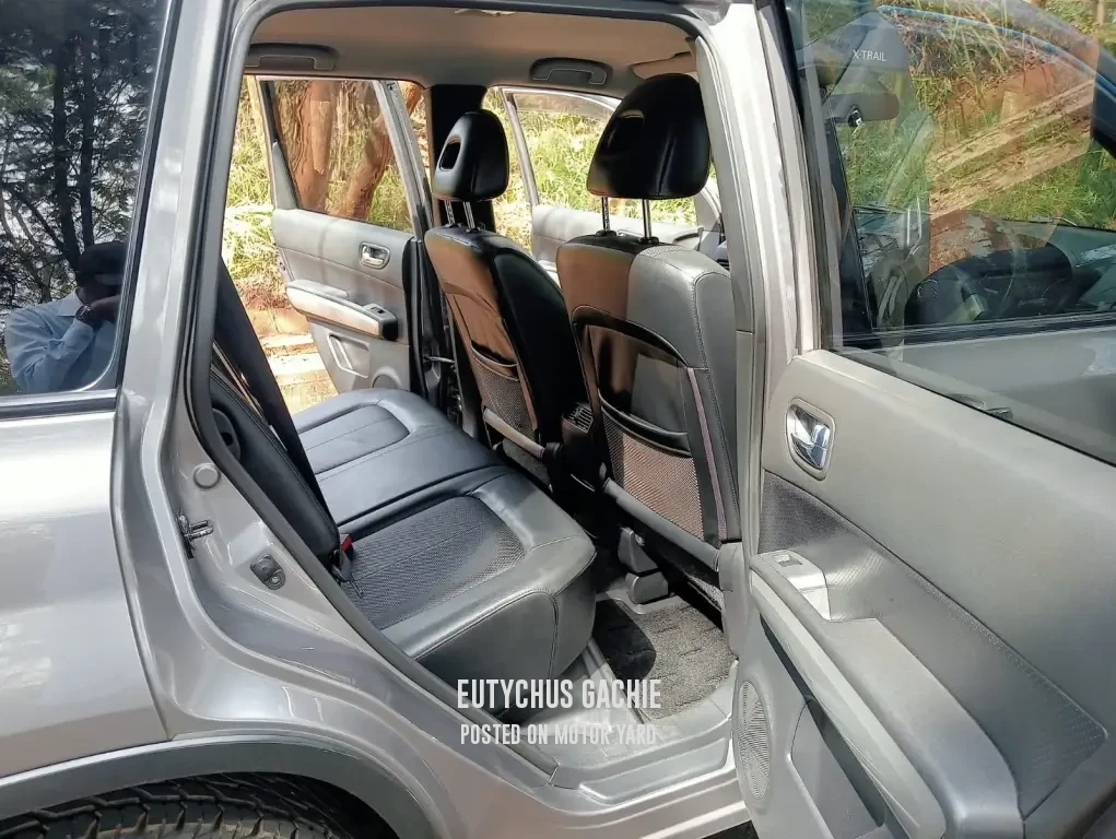 Nissan Xtrail 2011 Silver