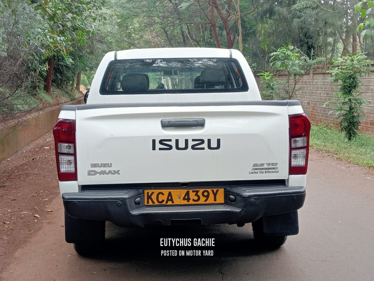 Isuzu D-Max 2014 White