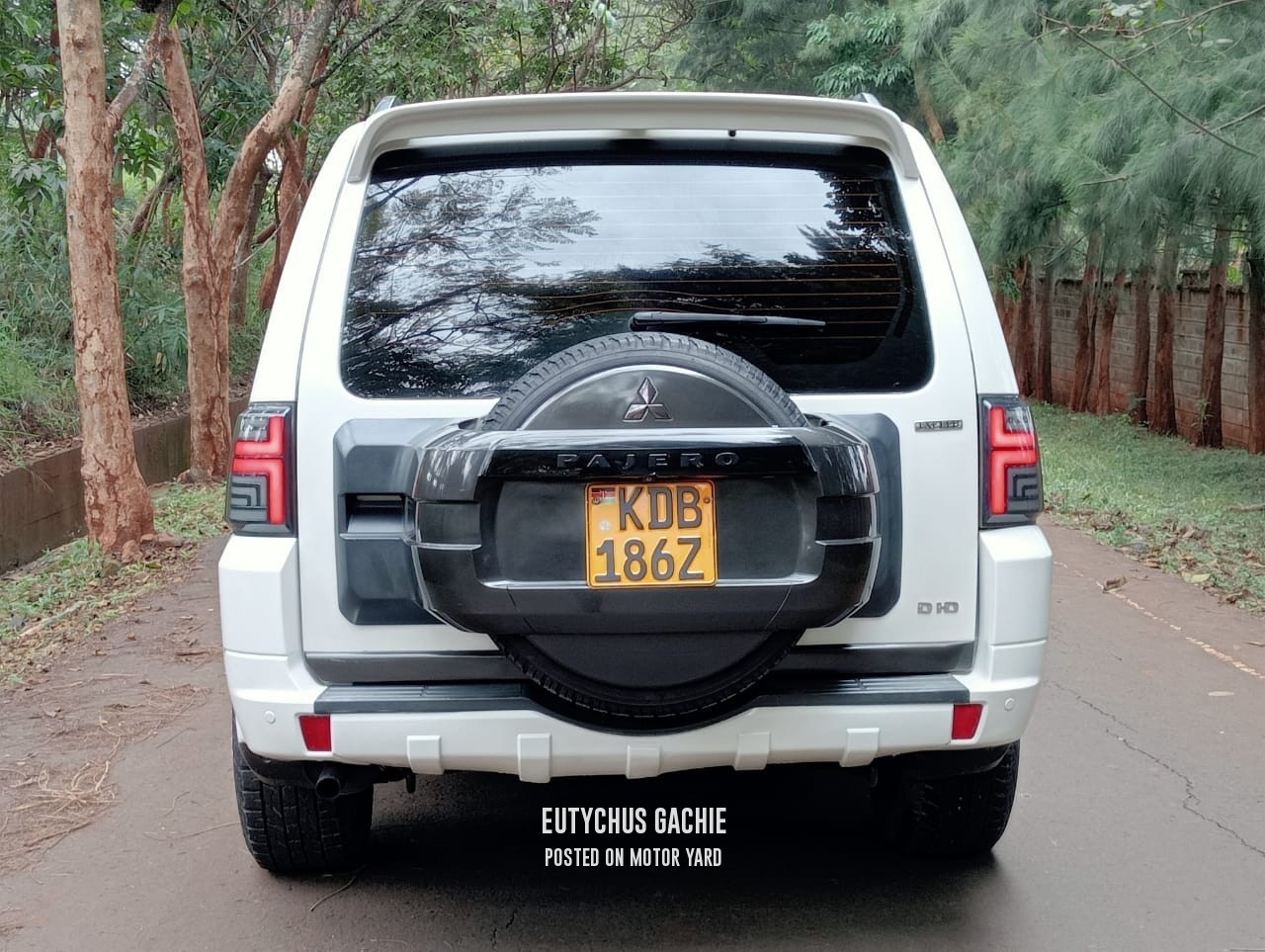 Mitsubishi Pajero Di-D 2014 Grey