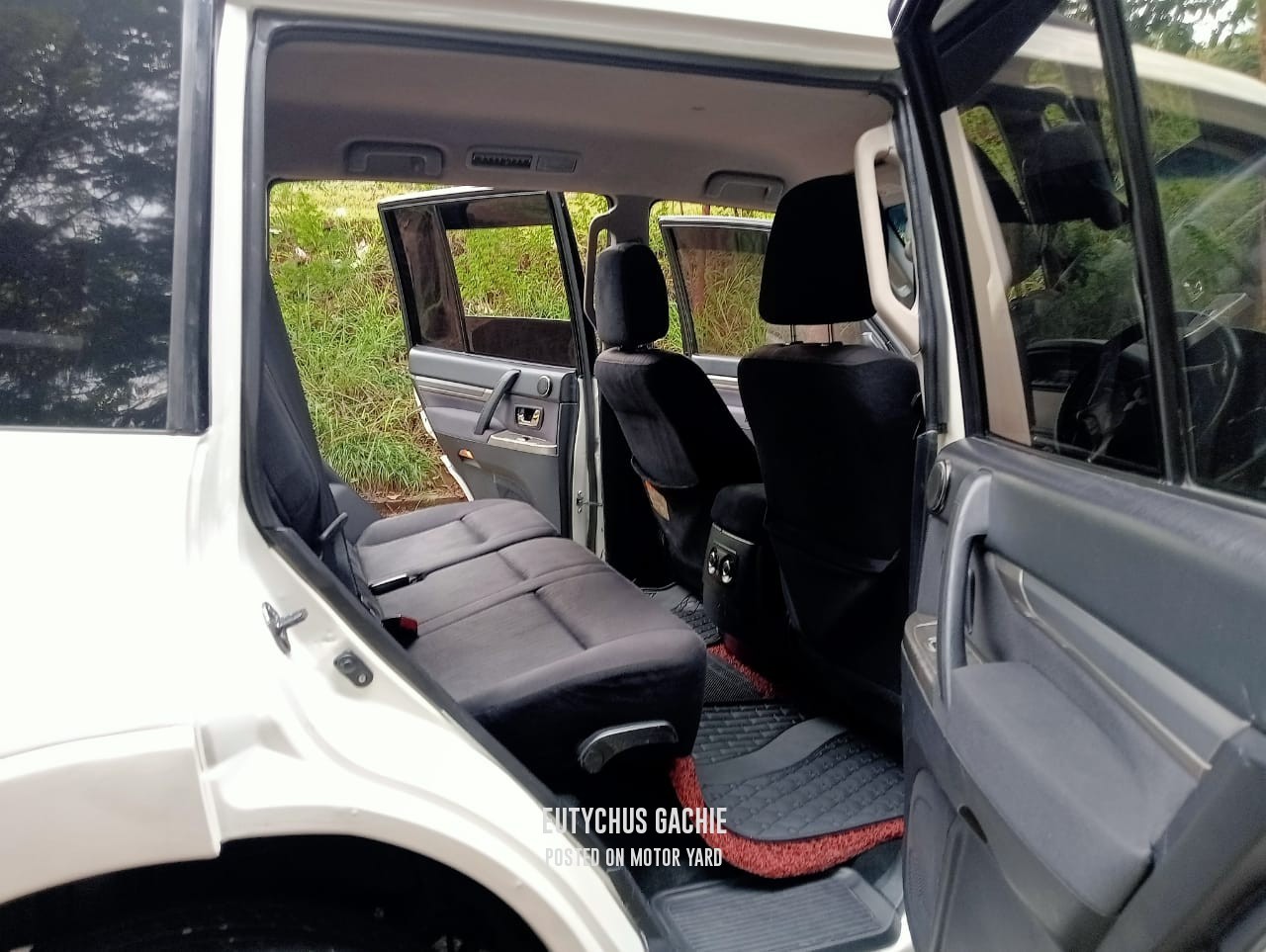 Mitsubishi Pajero Di-D 2014 Grey