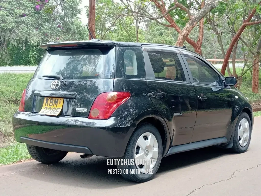 Toyota IST 2003 Black