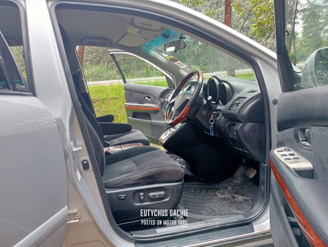 Toyota Harrier 2011 Silver