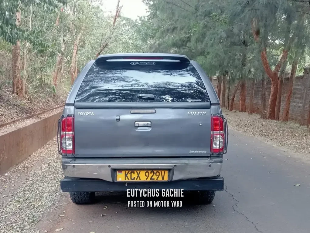 Toyota Hilux Vigo D/Cab 2012 Silver