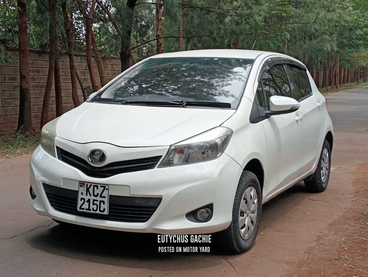 Toyota Vitz 2012 White
