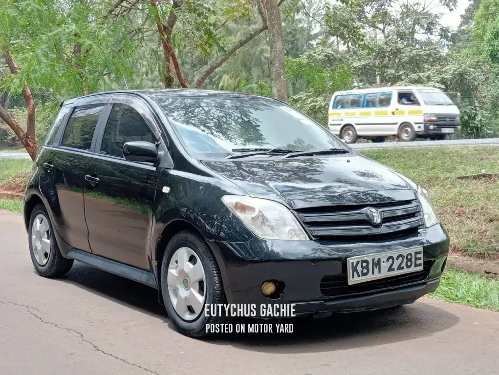 Toyota IST 2003 Black