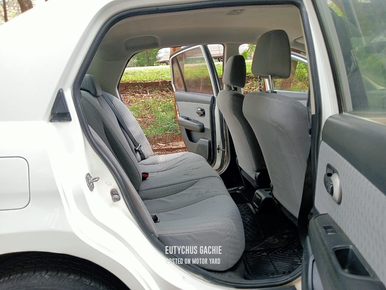 Nissan Tiida Latio 2010 White