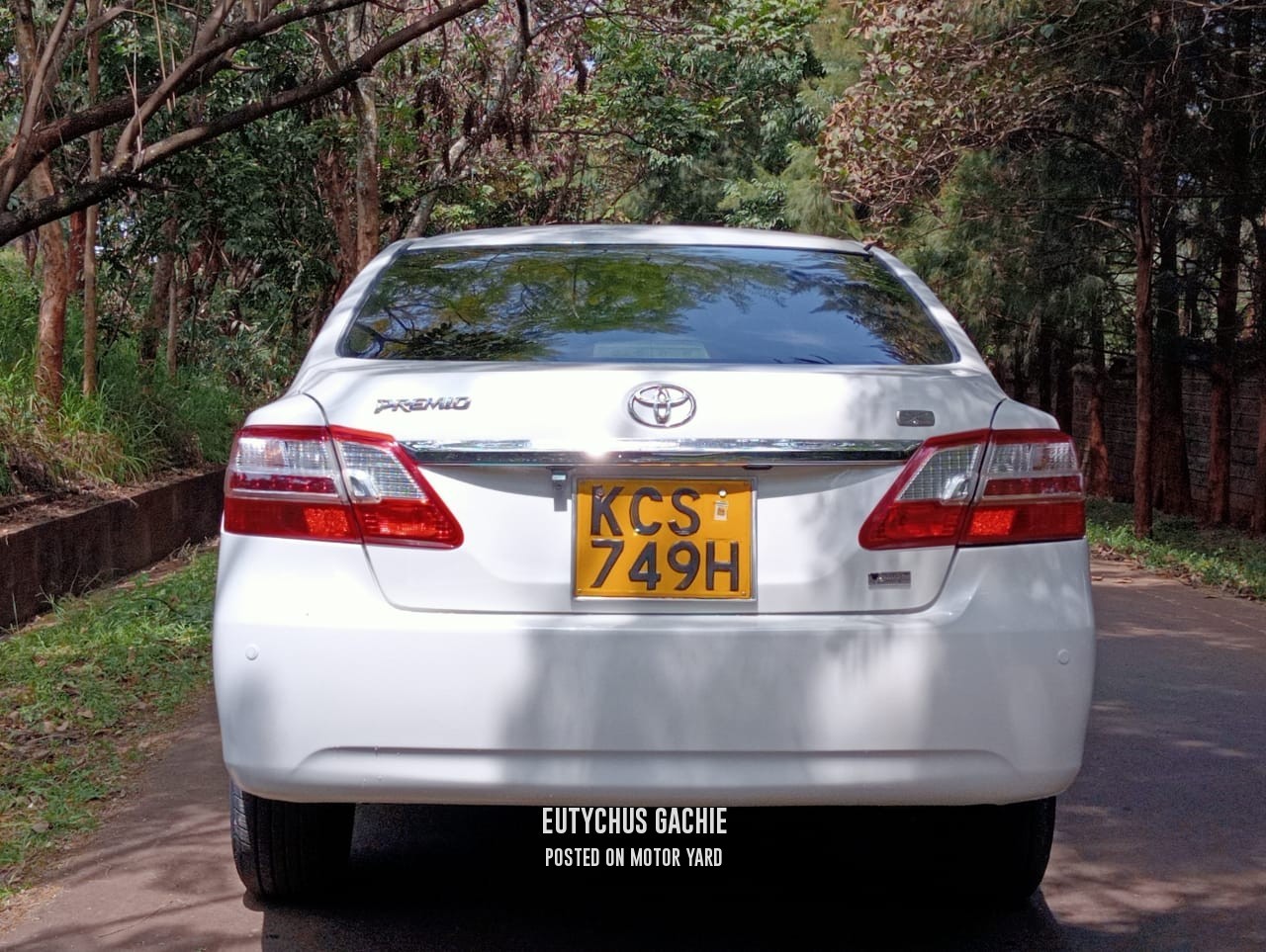 Toyota Premio 2012 White