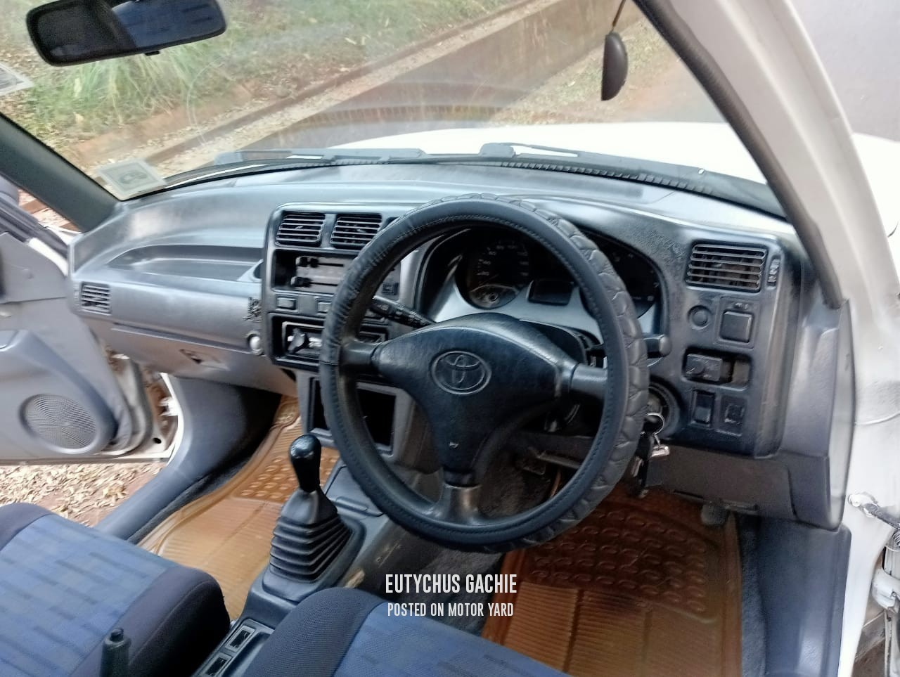 Toyota Rav4 2000 White