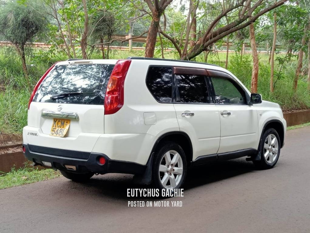 Nissan Xtrail 2010 White