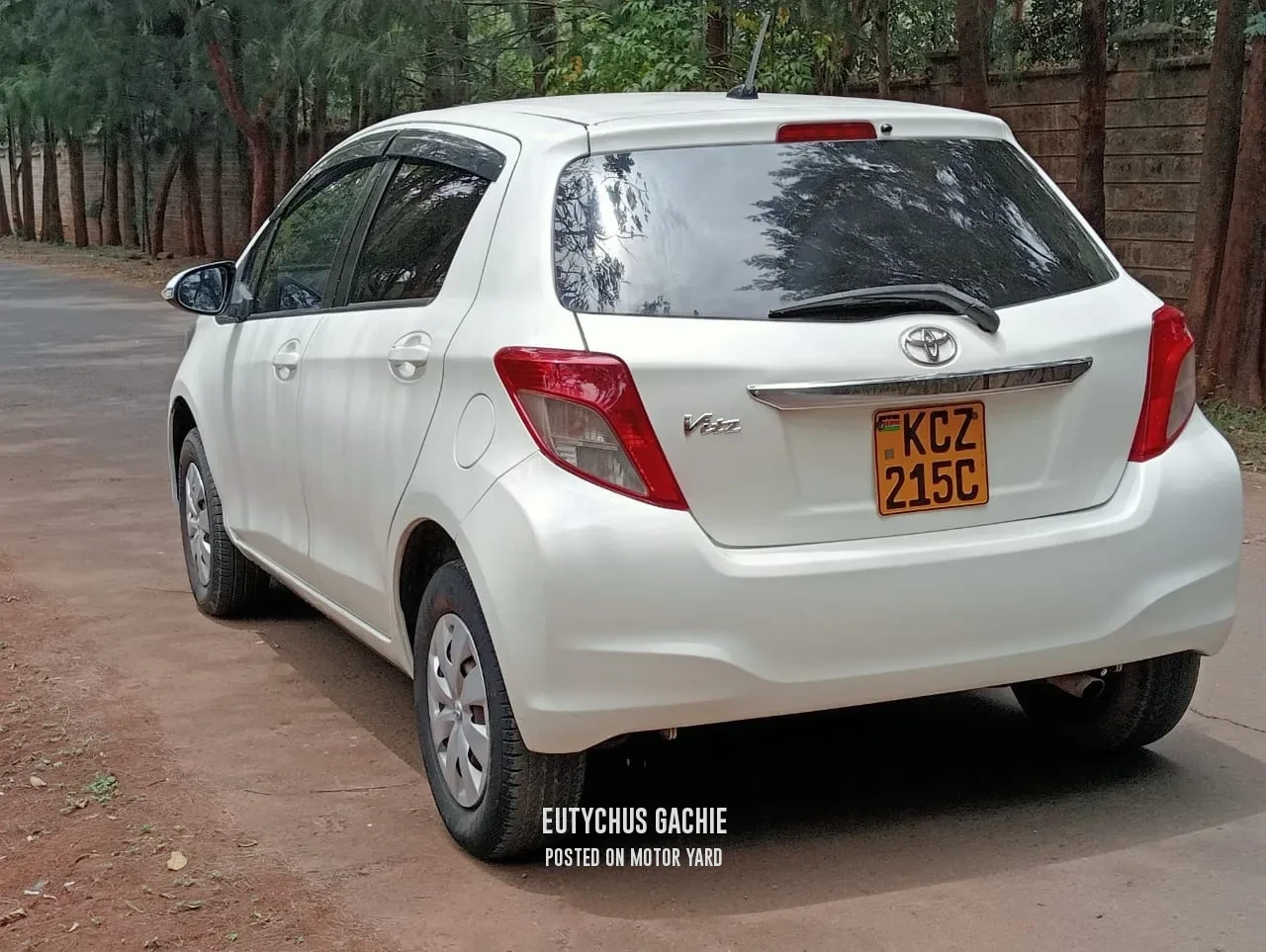 Toyota Vitz 2012 White