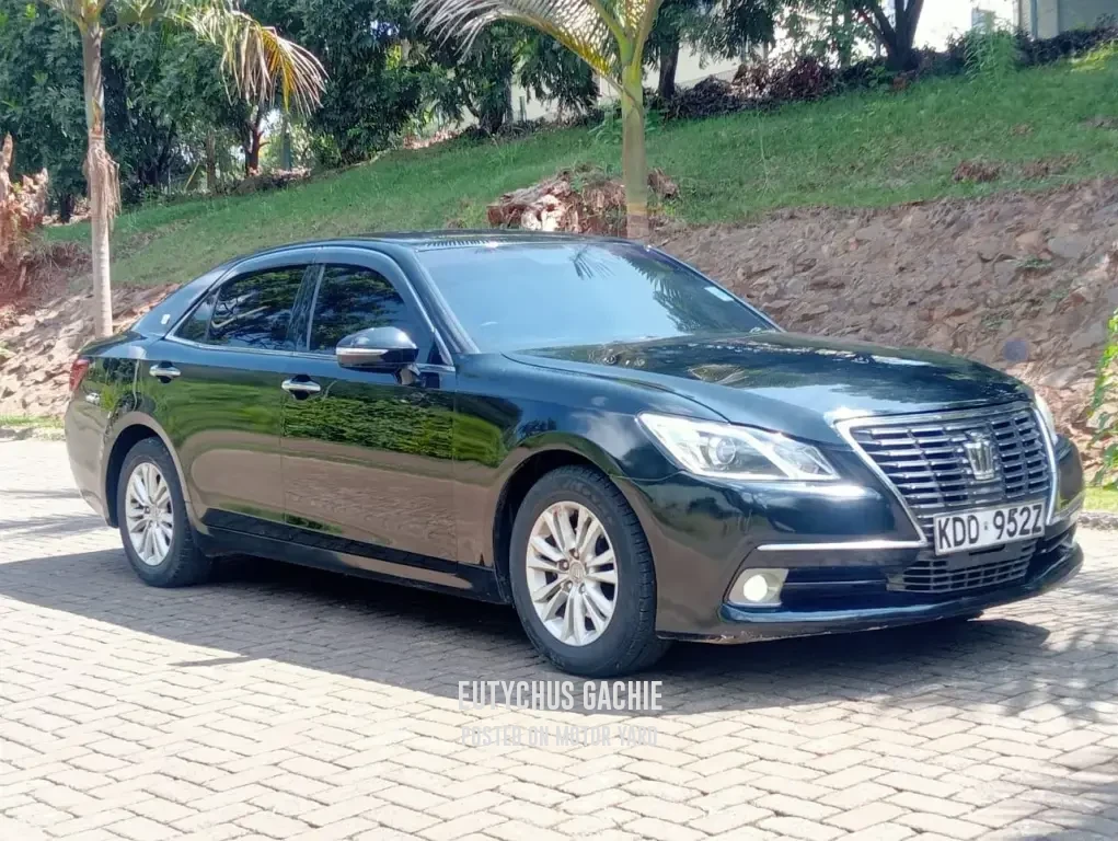 Toyota Crown 2014 Black