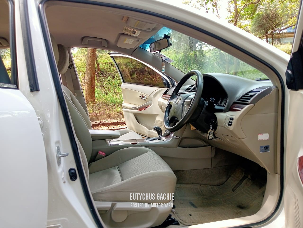 Toyota Premio 2012 White
