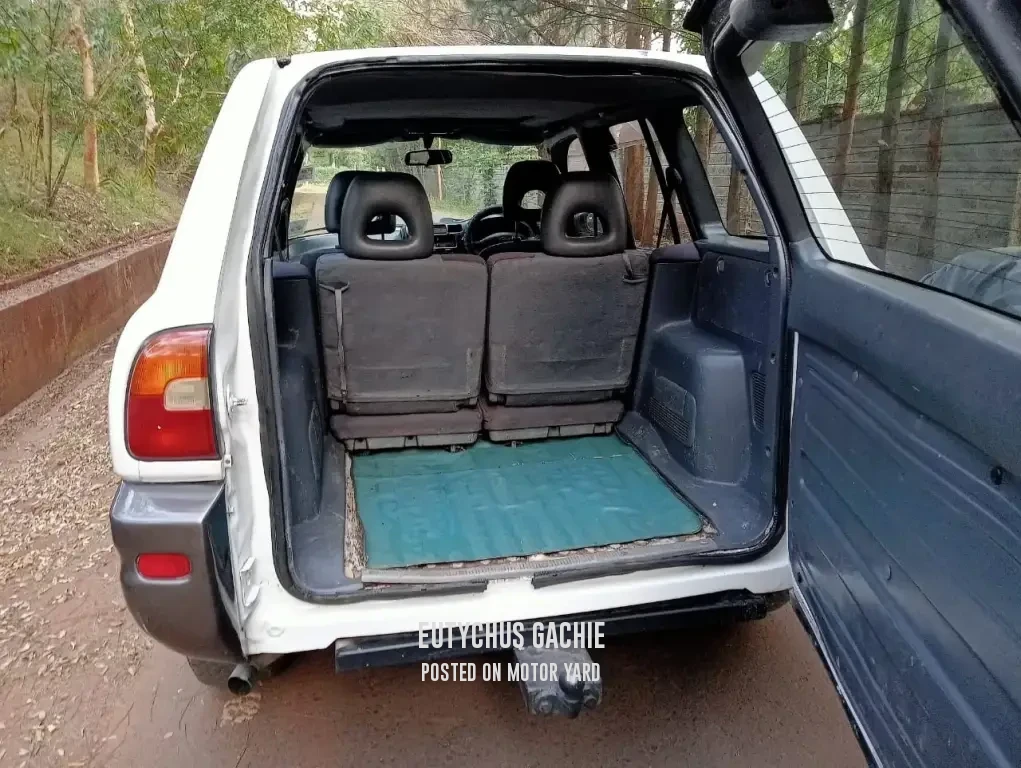 Toyota Rav4 2000 White