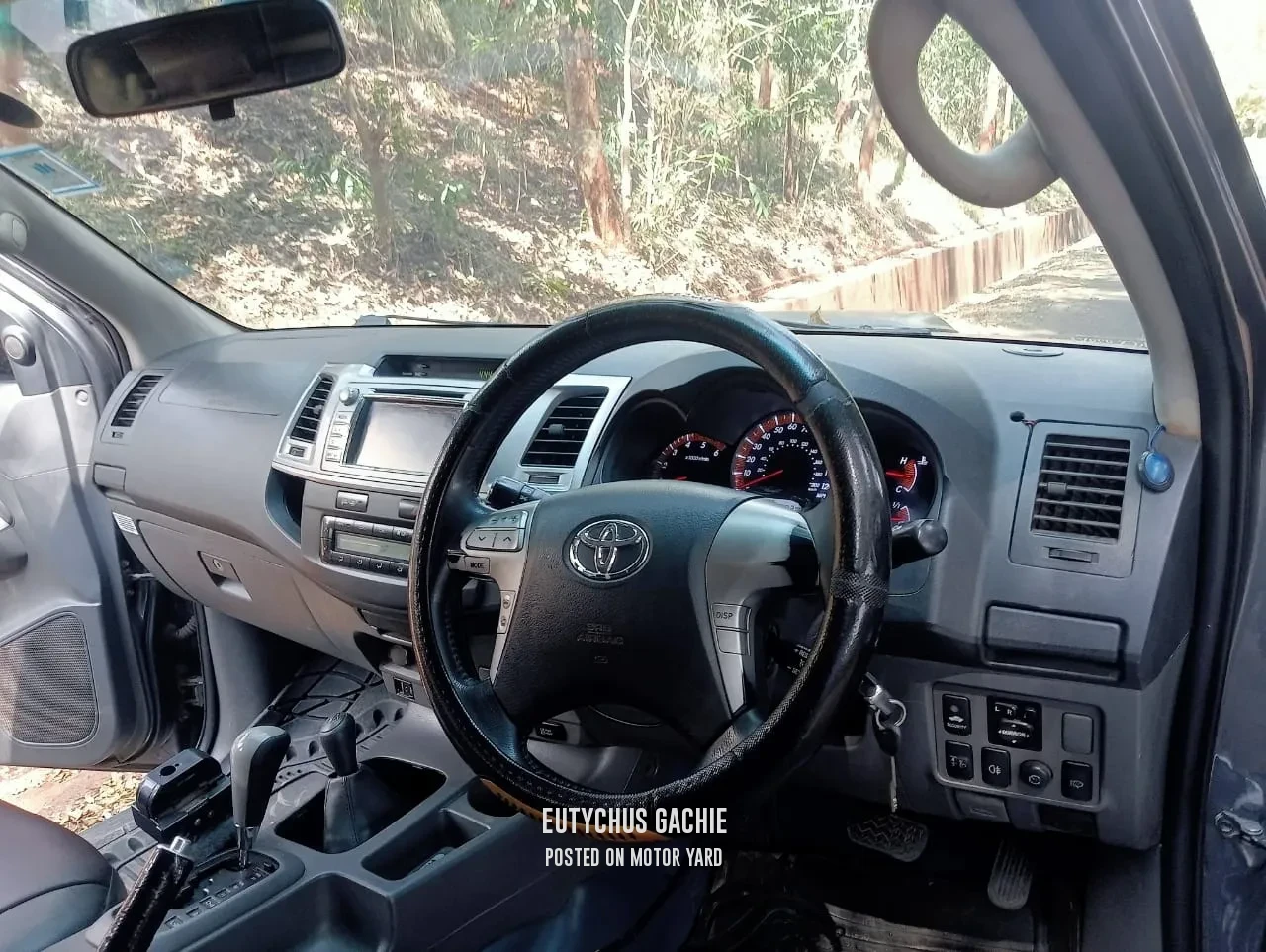Toyota Hilux Vigo D/Cab 2012 Silver