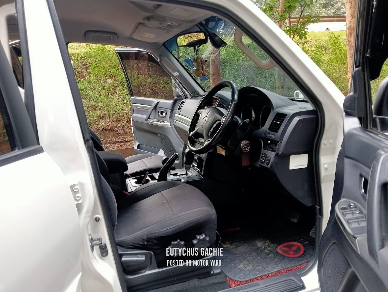 Mitsubishi Pajero Di-D 2014 Grey