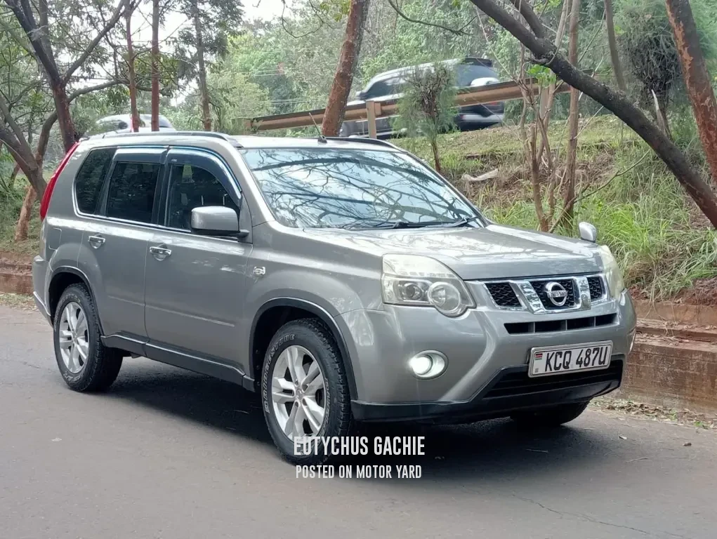 Nissan Xtrail 2011 Silver