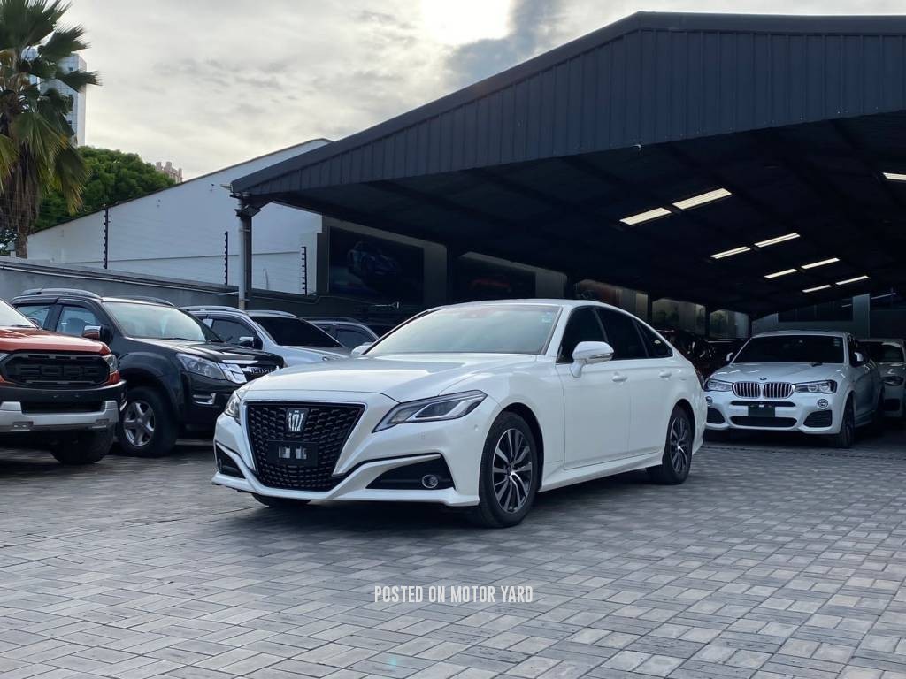 Toyota Crown 2016 Pearl